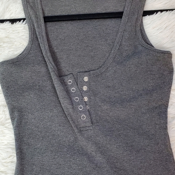 GREY Ribbed Tank Button Snap Accent - Picture 5 of 5